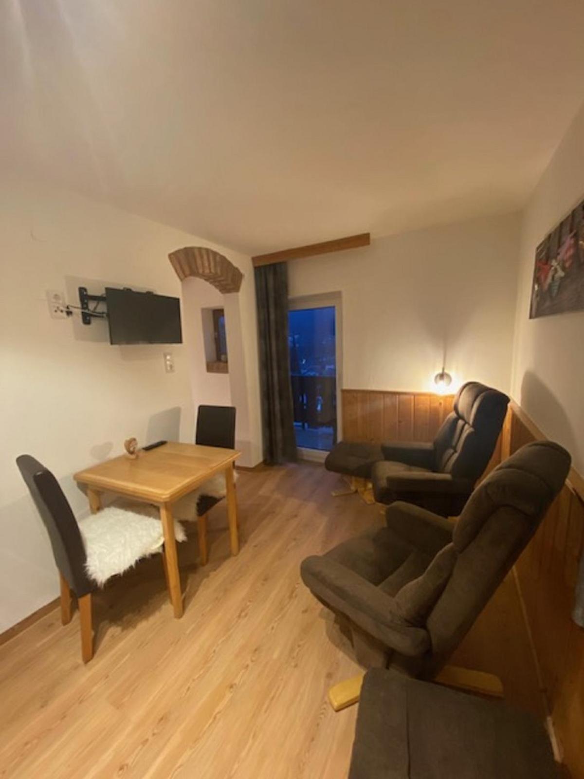 Alpenappartements Schwalbennestl Mittenwald Esterno foto